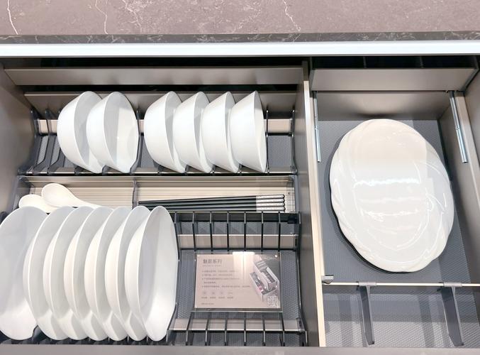 餐具收纳小技巧,厨房瞬间变整洁