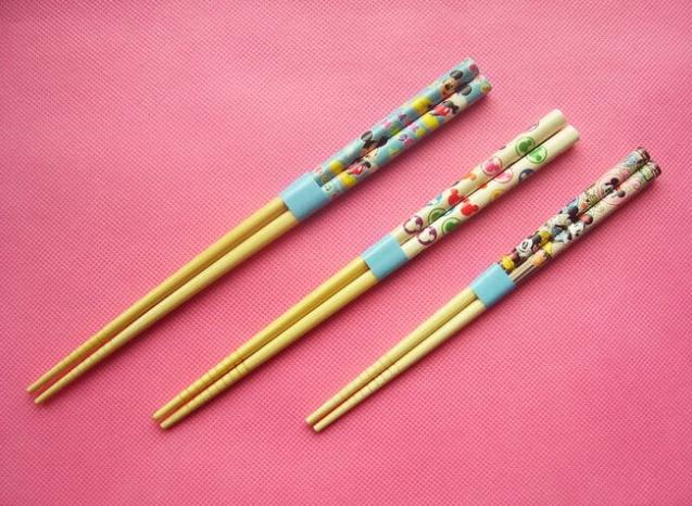 竹筷 vs 木筷,吃饭餐具选对更健康!